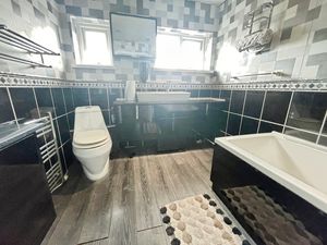 Bathroom - click for photo gallery